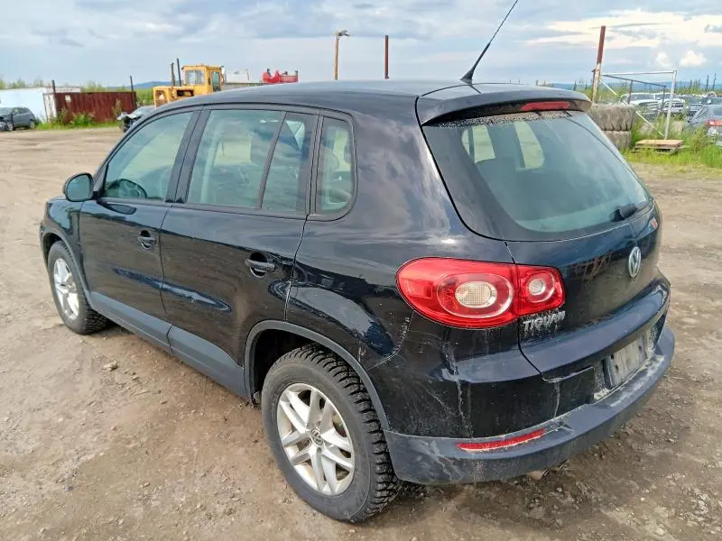 2011 VOLKSWAGEN TIGUAN S  