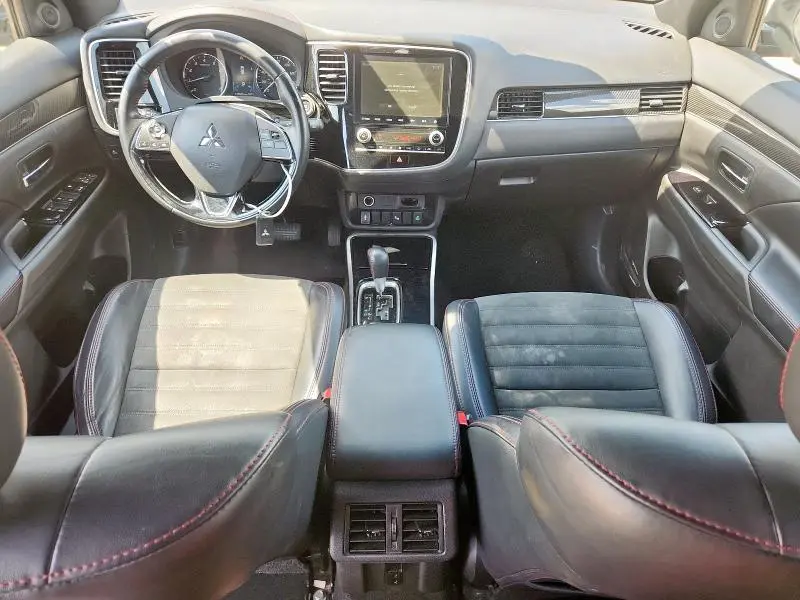 2020 MITSUBISHI OUTLANDER SE  
