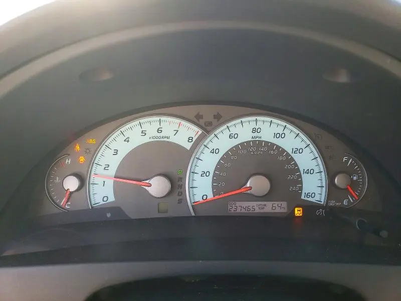 2011 TOYOTA CAMRY SE  