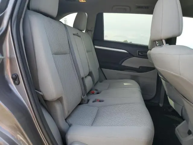 2016 TOYOTA HIGHLANDER LE  