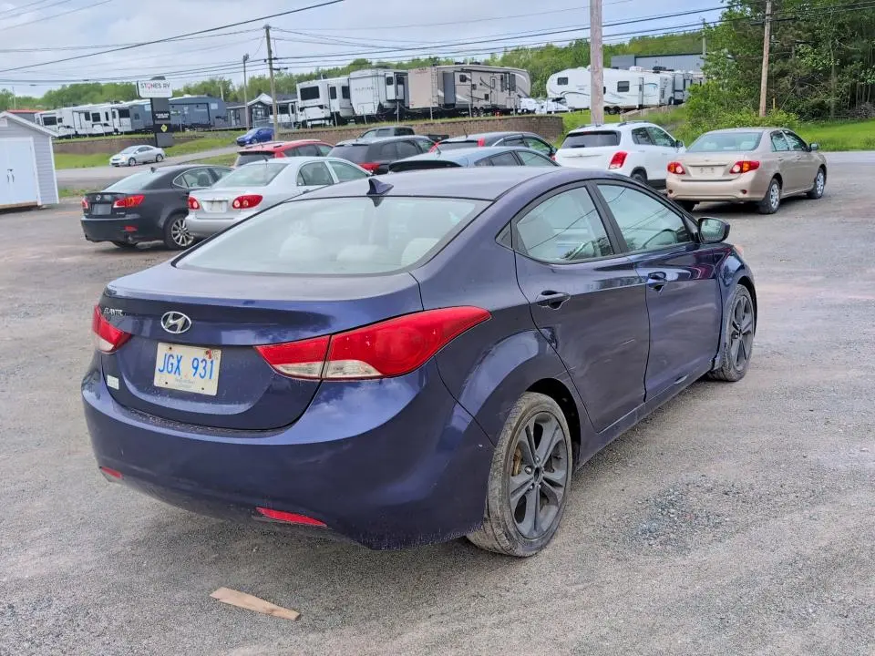 2012 HYUNDAI ELANTRA GLS  