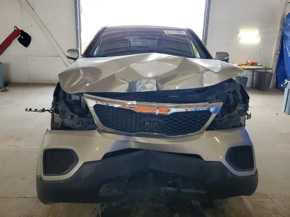 2013 KIA SORENTO LX  
