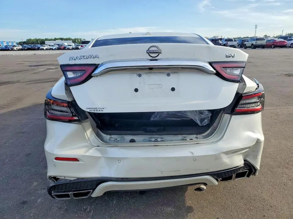 2023 NISSAN MAXIMA SV  