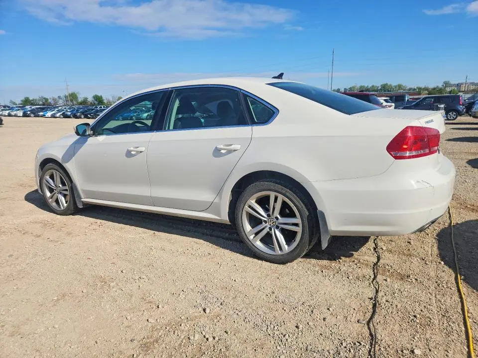 2014 VOLKSWAGEN PASSAT SE  