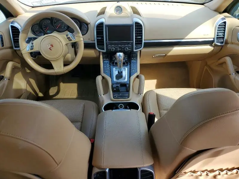 2014 PORSCHE CAYENNE   
