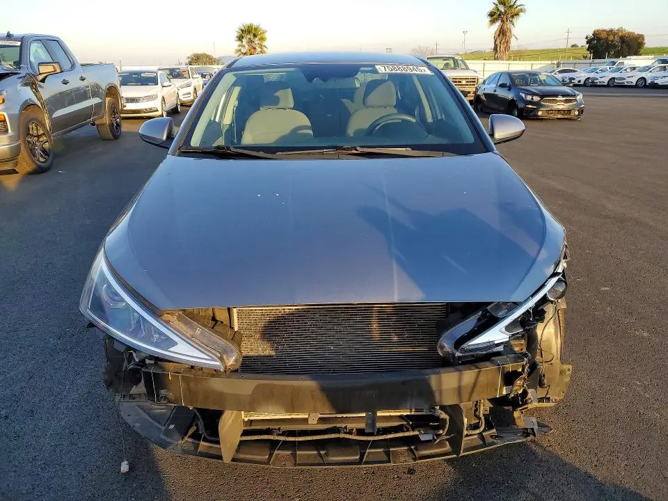 2019 HYUNDAI ELANTRA SEL  