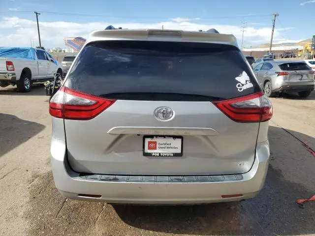 2020 TOYOTA SIENNA LE  