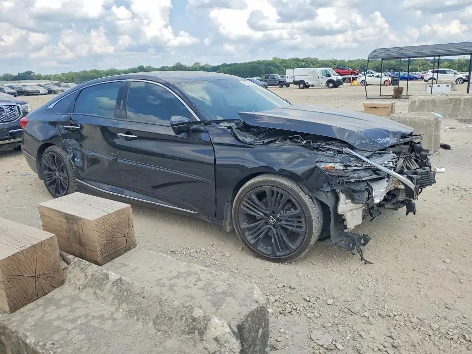 2018 HONDA ACCORD TOURING  