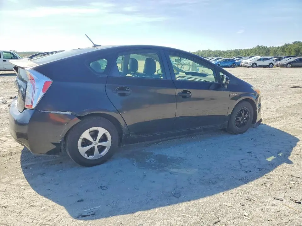 2014 TOYOTA PRIUS THREE  