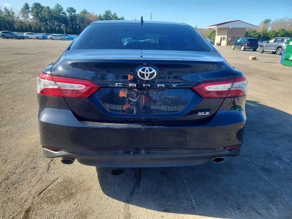 2019 TOYOTA CAMRY XLE V6  