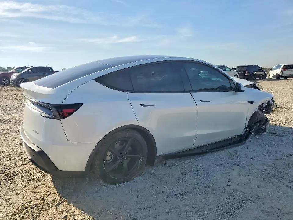 2026 TESLA MODEL Y   