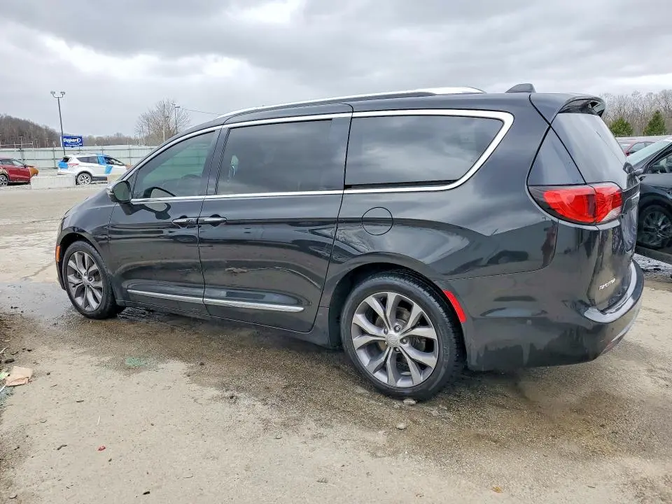 2018 CHRYSLER PACIFICA LIMITED  