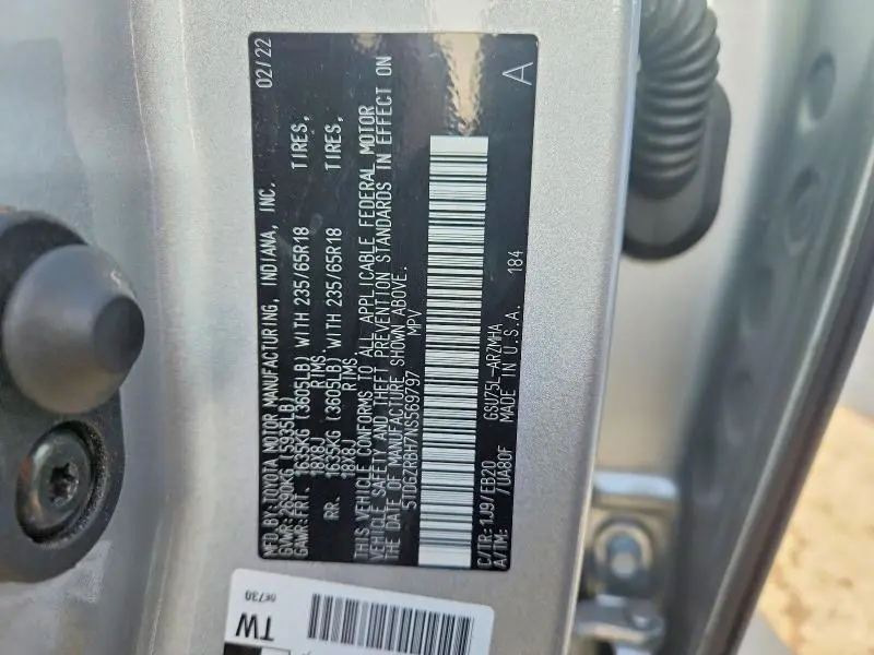 2022 TOYOTA HIGHLANDER XLE  