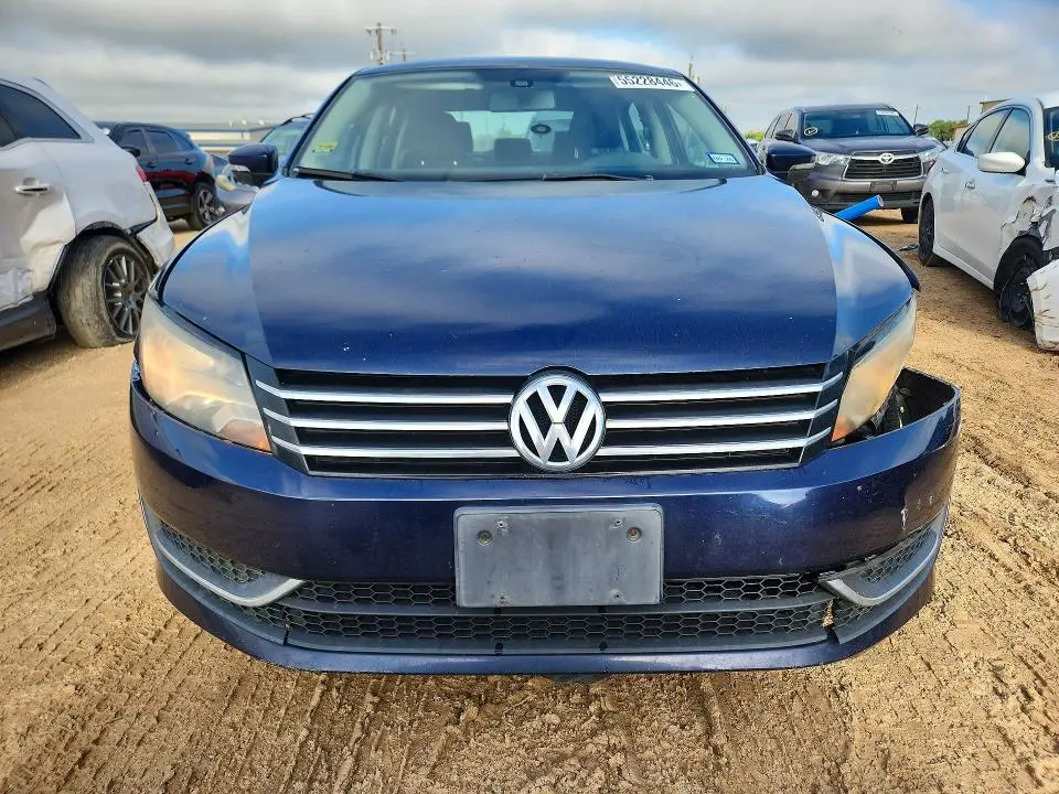 2013 VOLKSWAGEN PASSAT S  