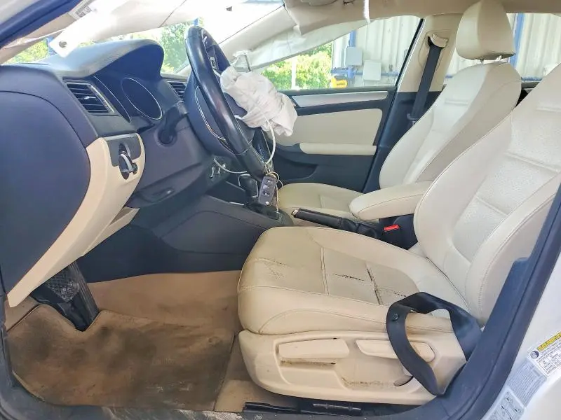 2015 VOLKSWAGEN JETTA SE  
