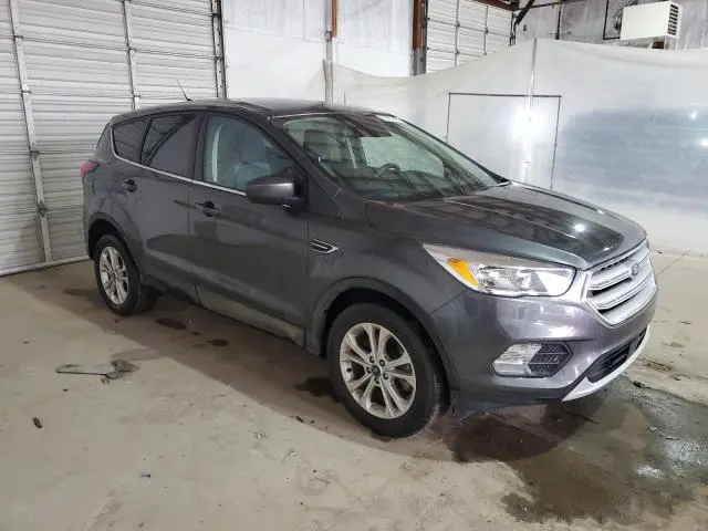 2019 FORD ESCAPE SE  