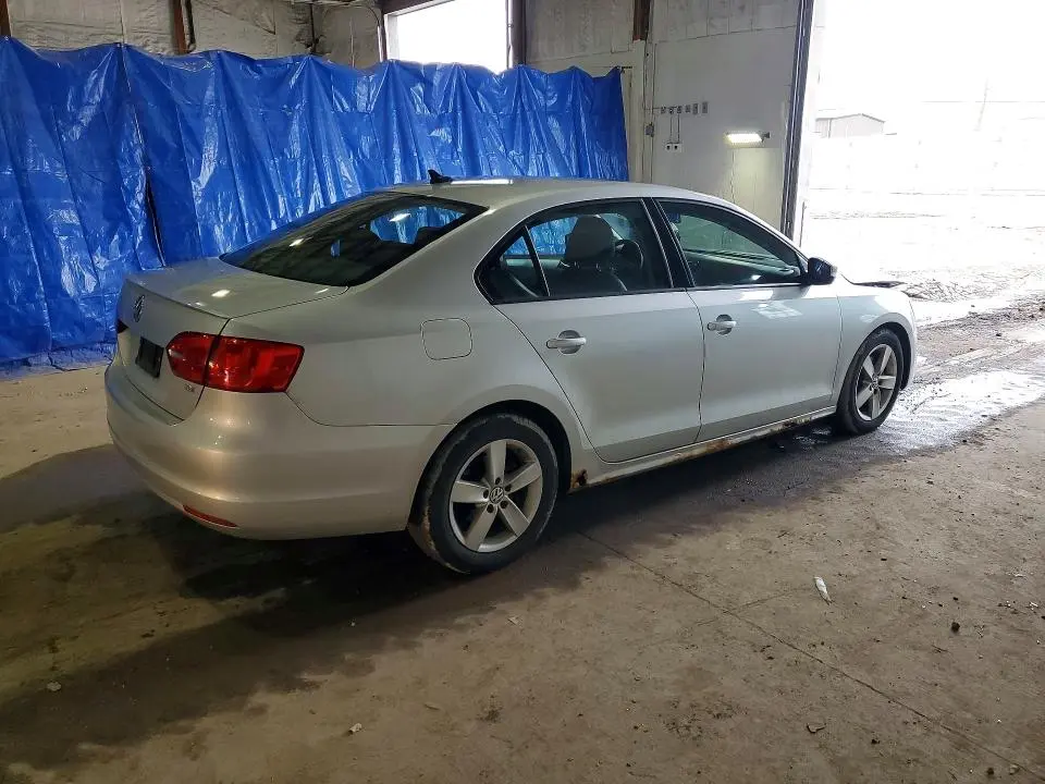 2012 VOLKSWAGEN JETTA TDI  