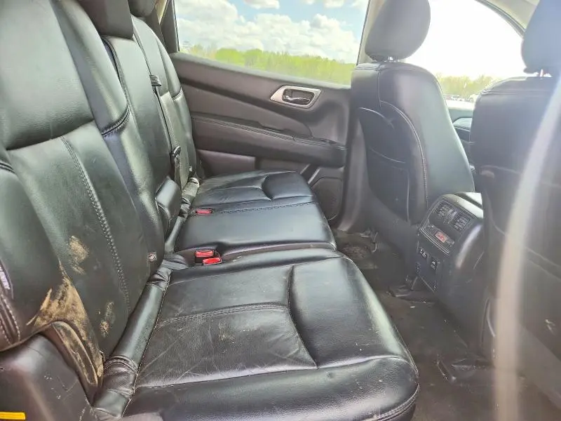 2019 NISSAN PATHFINDER SL  