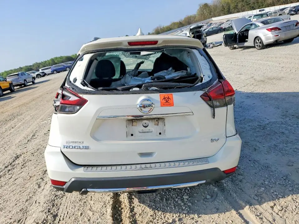 2018 NISSAN ROGUE SV  