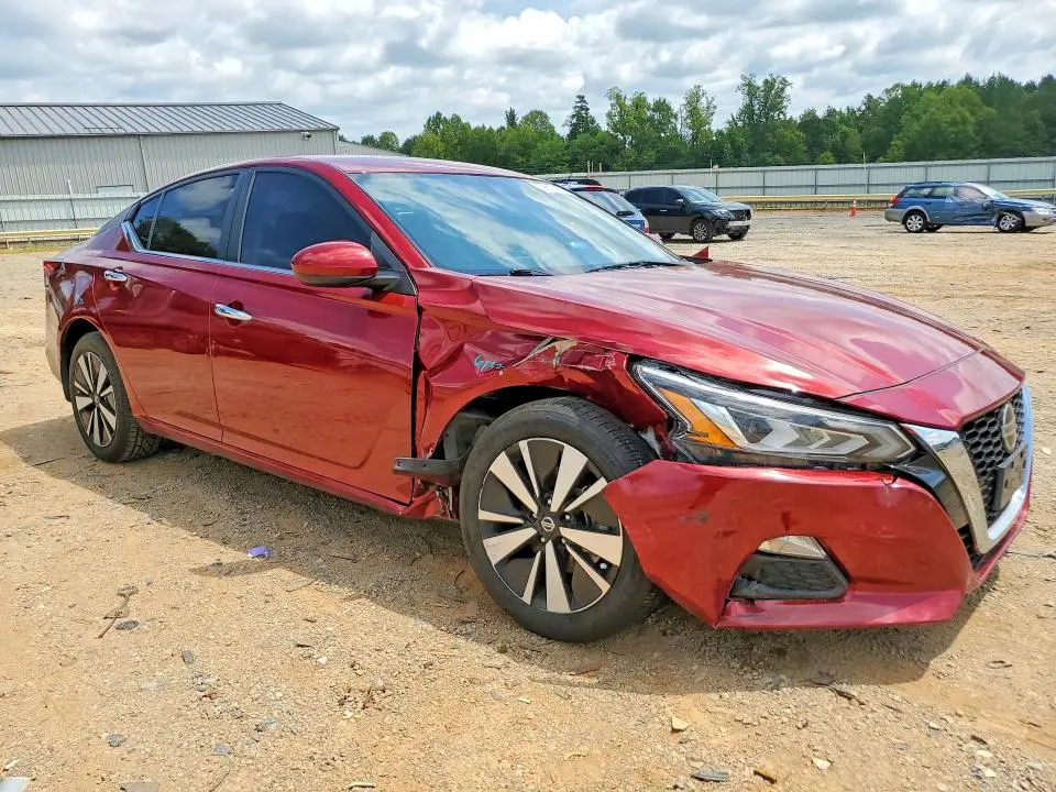 2022 NISSAN ALTIMA SV  