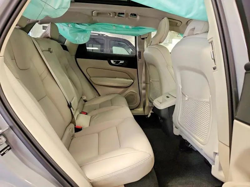 2025 VOLVO XC60 PLUS  