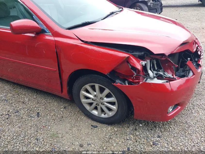 2011 TOYOTA CAMRY XLE