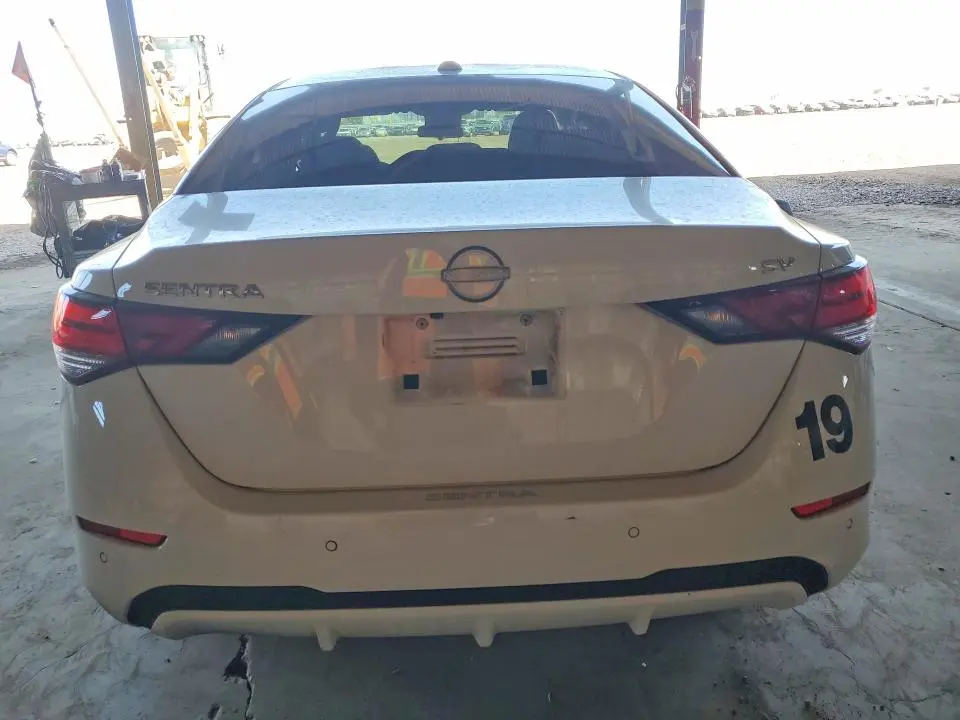 2024 NISSAN SENTRA SV  