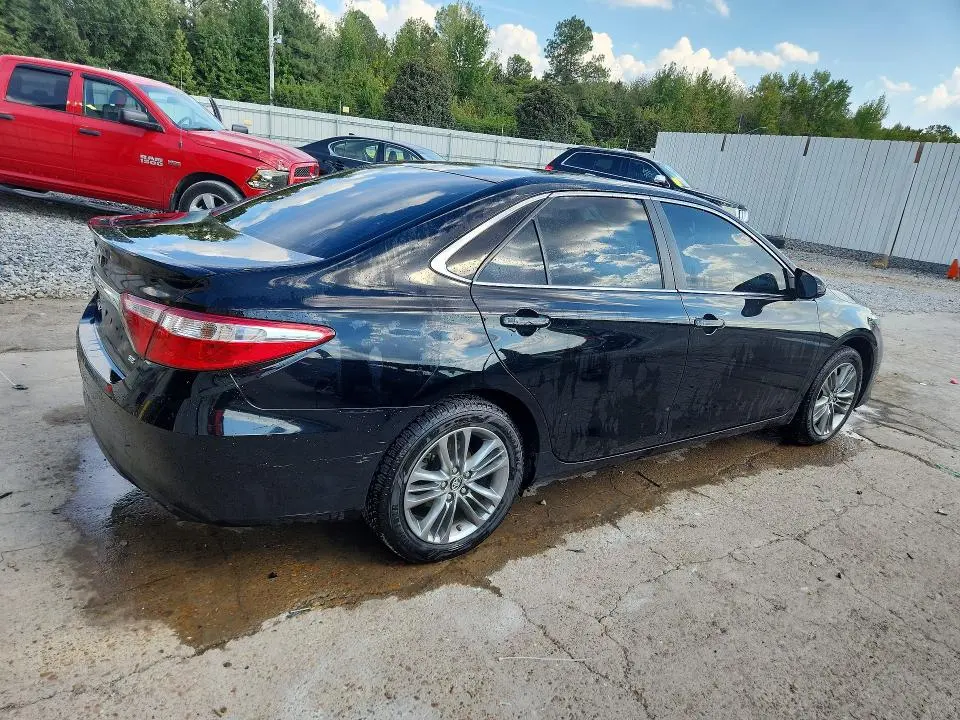2017 TOYOTA CAMRY SE  