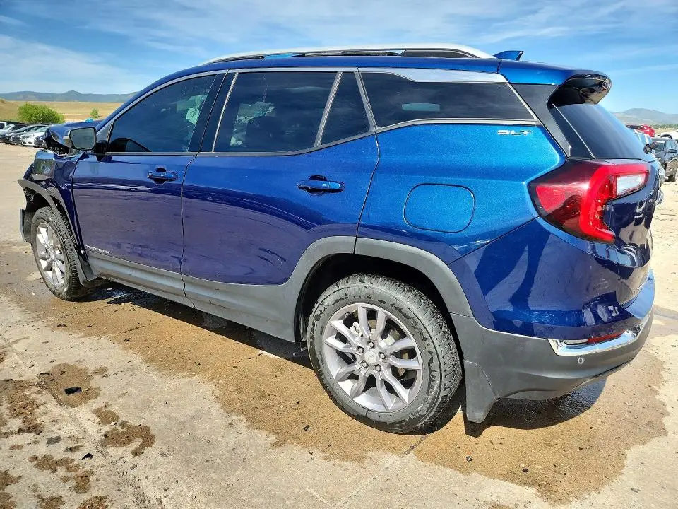2022 GMC TERRAIN SLT  