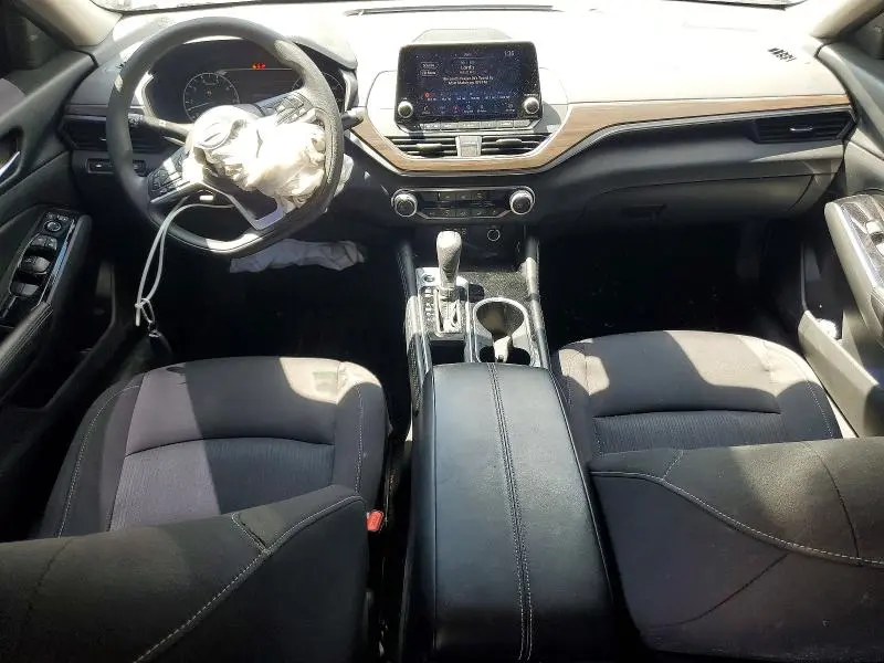 2023 NISSAN ALTIMA SV  