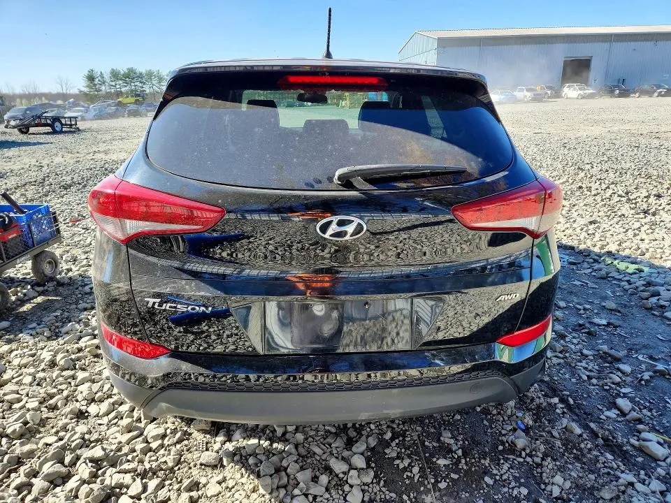 2018 HYUNDAI TUCSON SE  