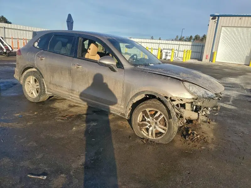 2016 PORSCHE CAYENNE   