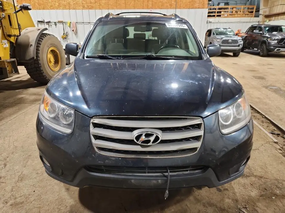 2012 HYUNDAI SANTA FE SE  