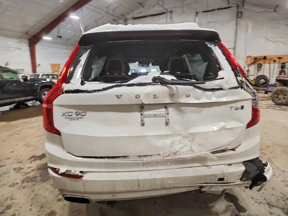 2018 VOLVO XC90 T6  
