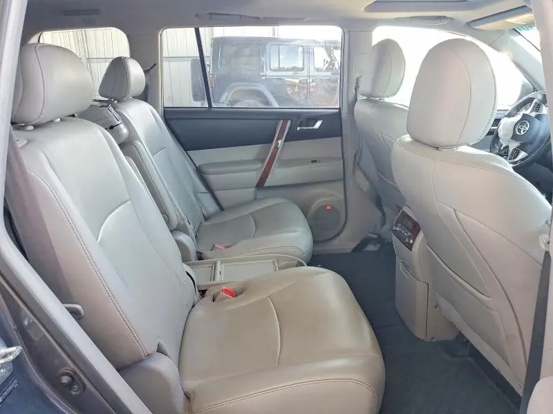2013 TOYOTA HIGHLANDER LIMITED  
