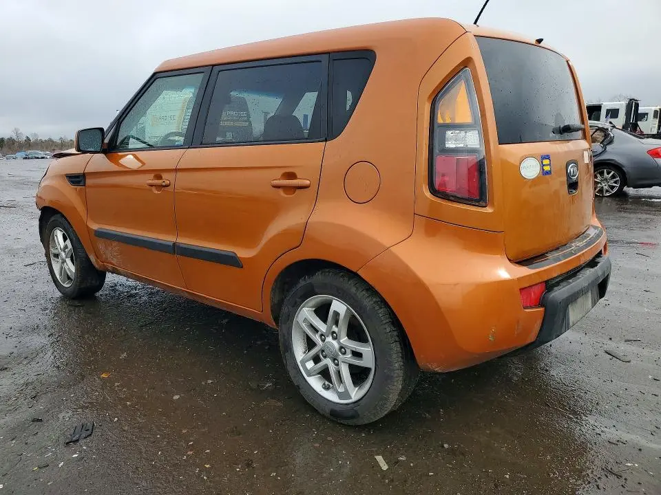 2011 KIA SOUL +  