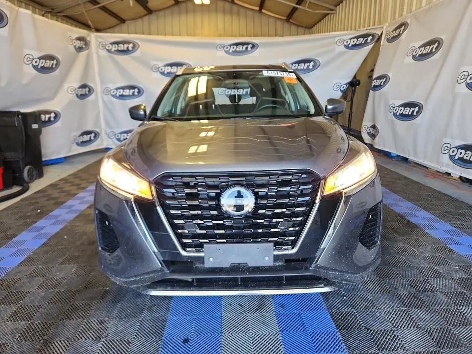 2024 NISSAN KICKS SV  