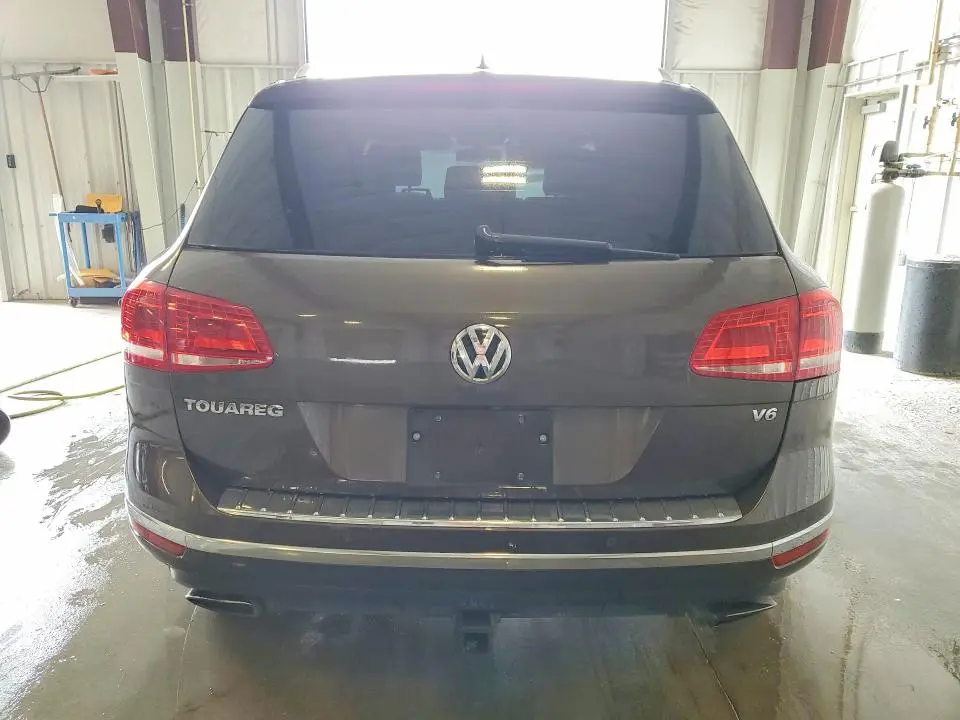 2015 VOLKSWAGEN TOUAREG V6  