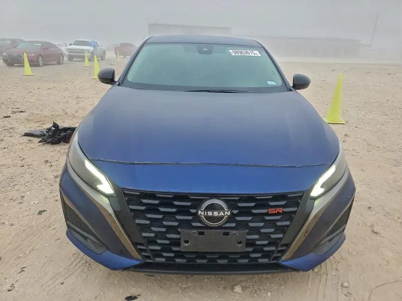 2024 NISSAN ALTIMA SR  