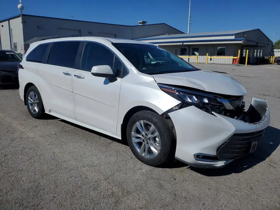 2024 TOYOTA SIENNA XLE 7-PASSENGER  