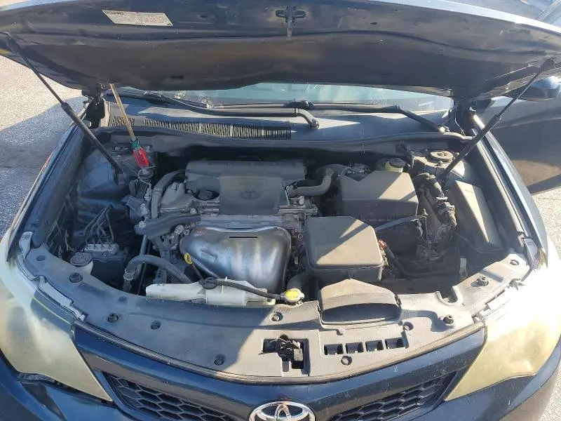 2014 TOYOTA CAMRY SE  
