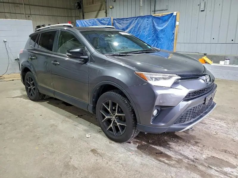 2016 TOYOTA RAV4 SE  