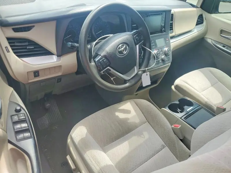 2020 TOYOTA SIENNA LE  