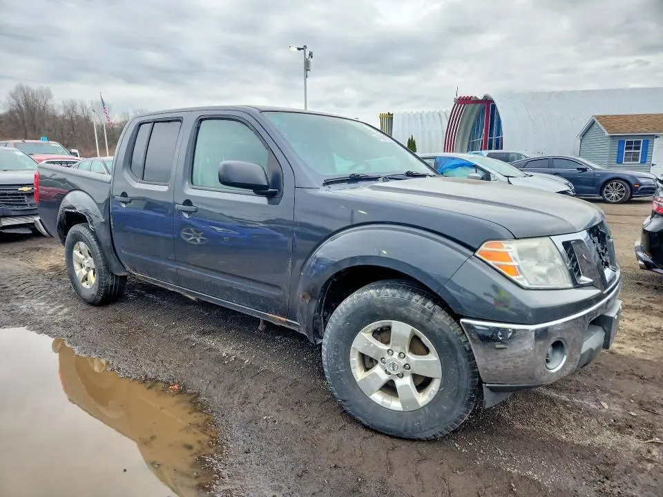 2010 NISSAN FRONTIER SE V6  