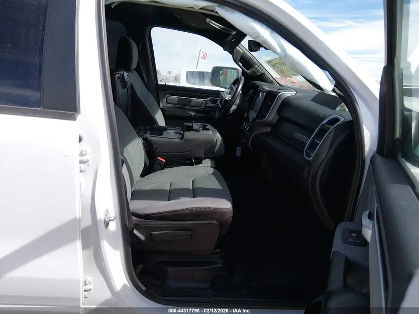 2023 RAM 1500 BIG HORN  4X4 6'4 BOX
