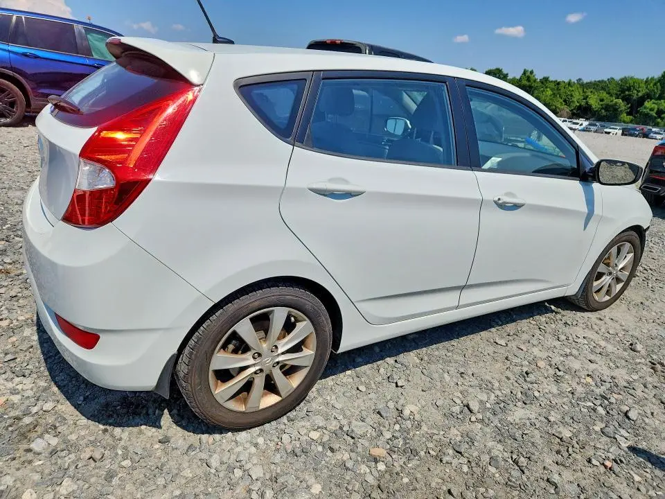 2013 HYUNDAI ACCENT SE  