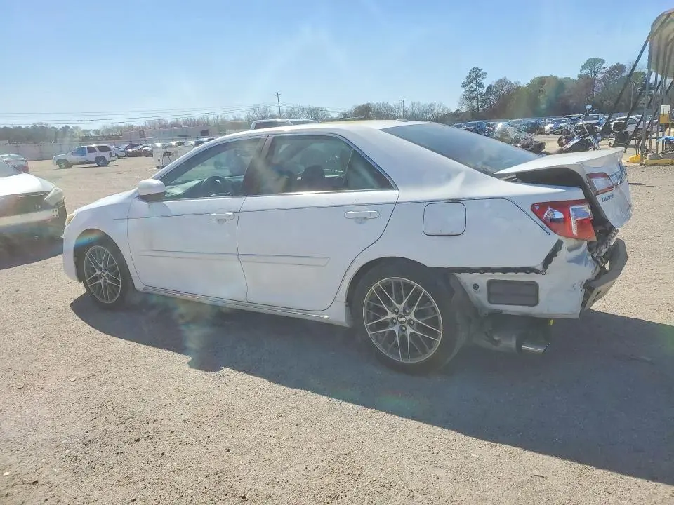2012 TOYOTA CAMRY SE  