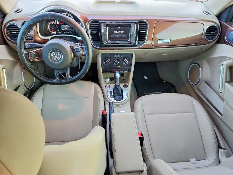 2016 VOLKSWAGEN BEETLE SE  