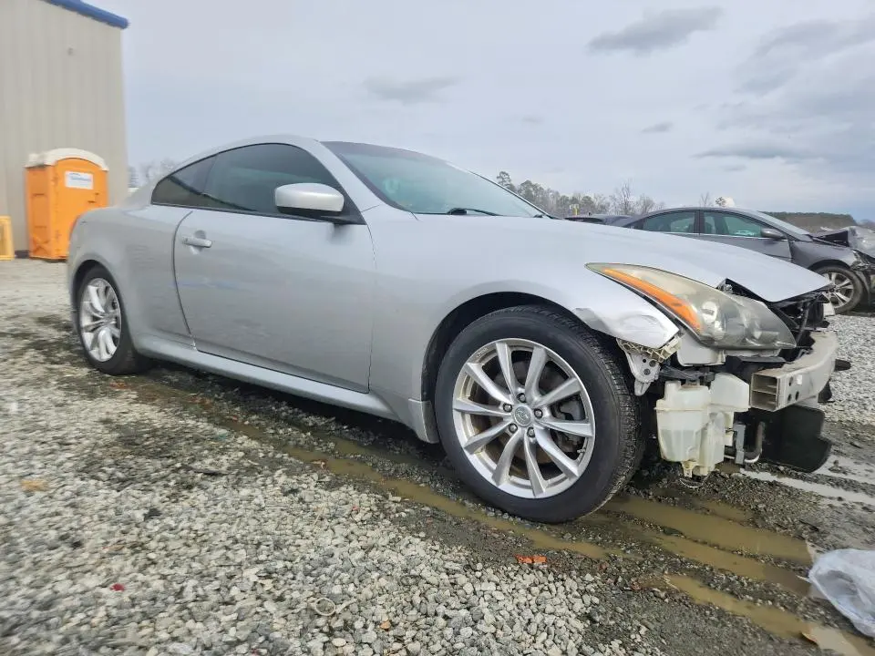 2011 INFINITI G37 BASE  