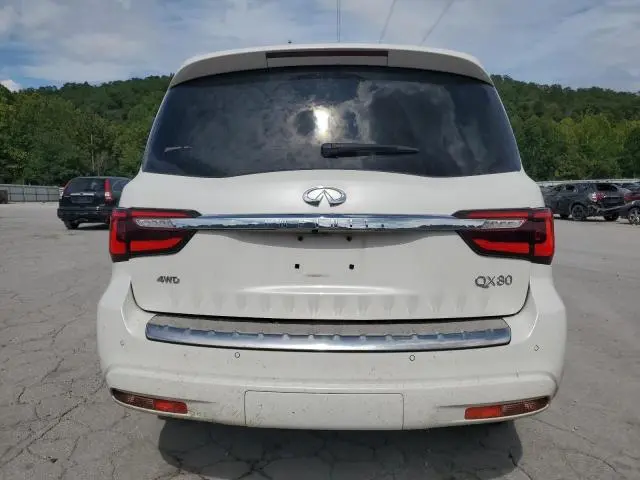 2022 INFINITI QX80 LUXE  